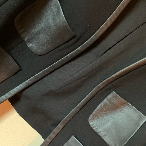 Club Monaco Cropped Blazer - Picture 3 of 4